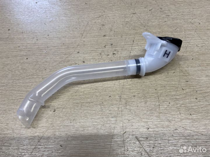 Горловина бочка омывателя Toyota Camry 75