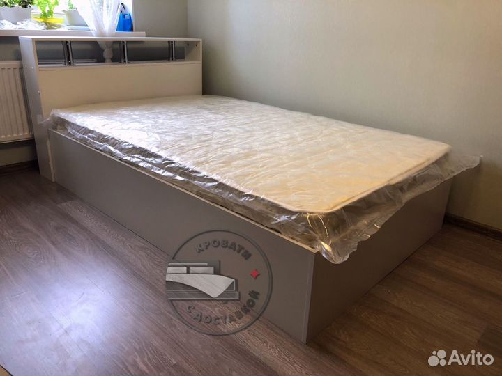 Кровать с матрасом