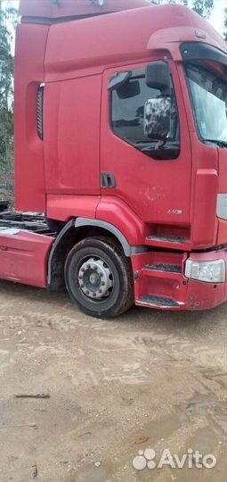 В разборке грузовик Renault, Premium II с 2007