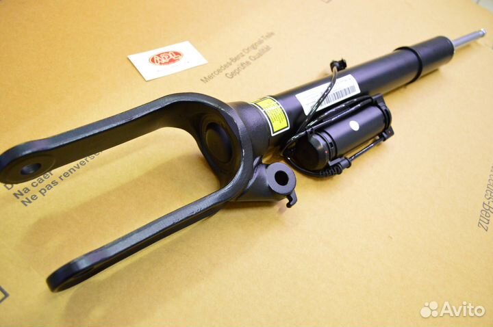 Передний амортизатор Mercedes ML W164 GL X164