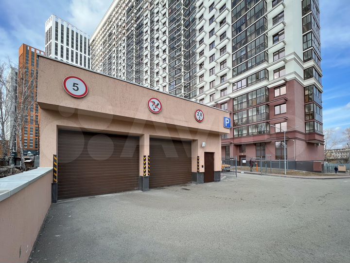 Машиноместо, 30 м²