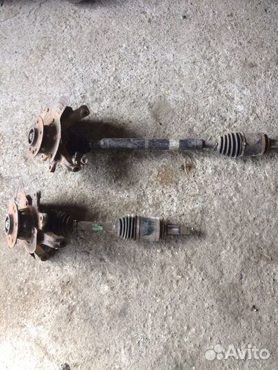 Поворотный кулак Mercedes ML W163