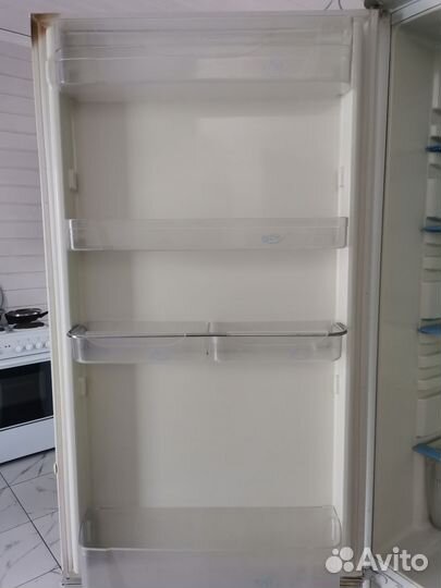Холодильник Indesit