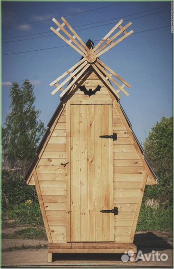 Уличный туалет деревянный GUW