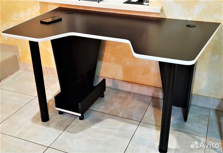 Компьютерный стол, геймерский, игровой стол