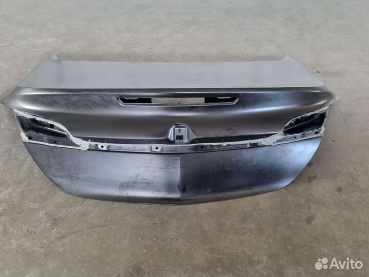 Крышка багажника Opel Insignia седан 2013-2017