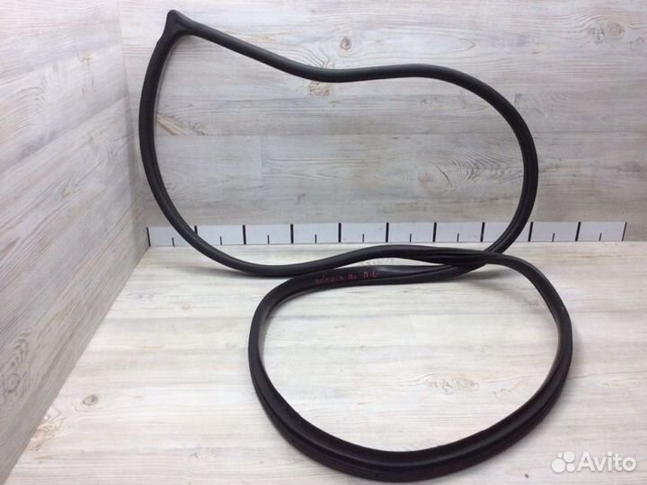 Уплотнитель двери передней левый Hyundai Solaris