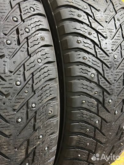 Nokian Tyres Hakkapeliitta 8 SUV 215/65 R16 102T