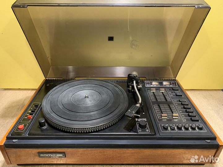 Проигрыватель Арктур 004 (без колонок), Sony муз