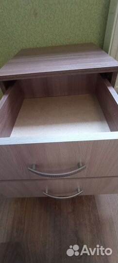 Тумбочка прикроватная