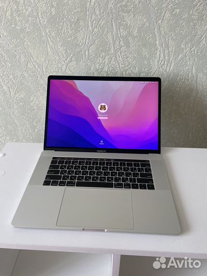 Macbook Pro 15 2018 (16ozy, i7, 512gb, 4gb video)