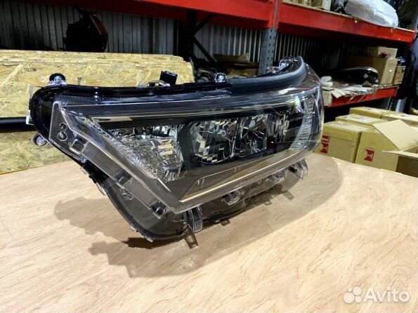 Фара передняя левая Toyota RAV4 50 (2018-2024)