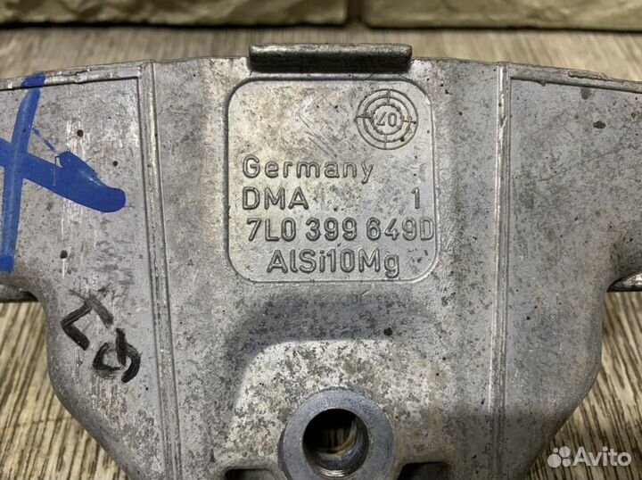 Audi Q7 4L Кронштейн опоры кпп задний