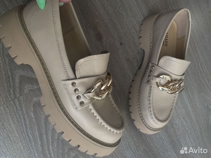 Кожаные лоферы новые