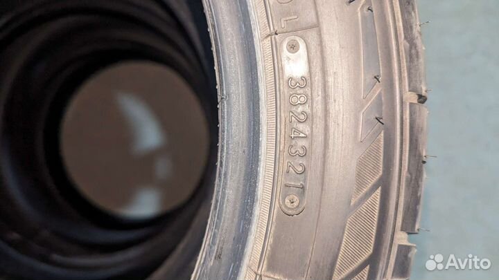 Nitto NT555 G2 235/45 R17 97W