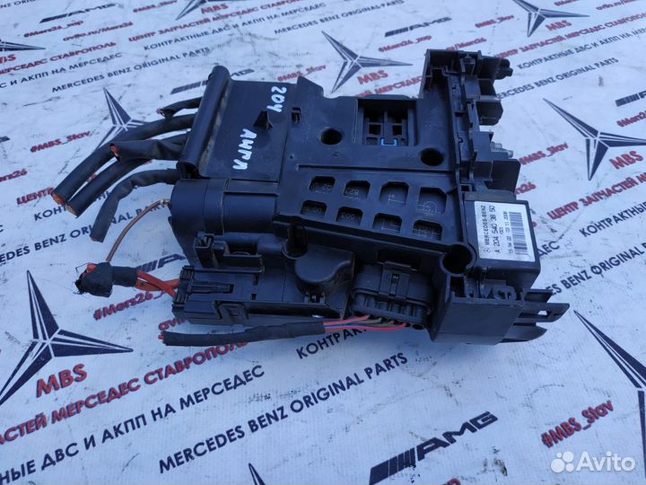 Блок предохранителей перед w204 Mercedes