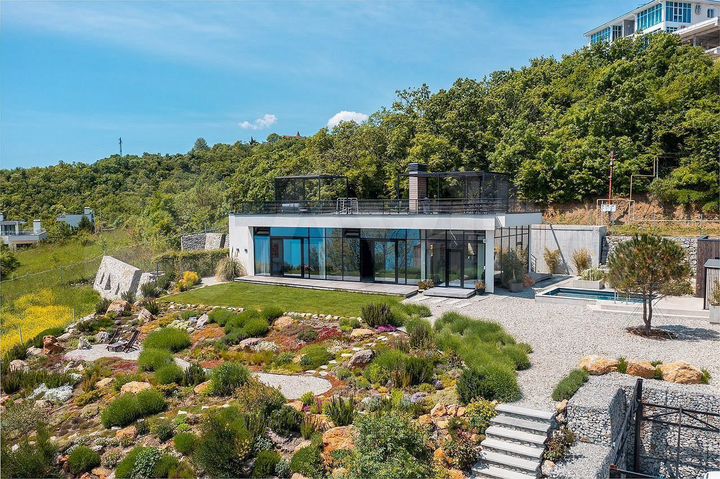 Коттедж 175 м² на участке 14 сот.