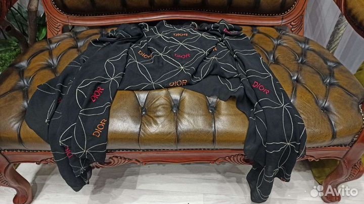 Палантин шелковый с вышивкой dior италия