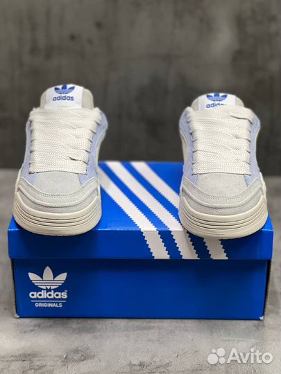 Кроссовки Adidas