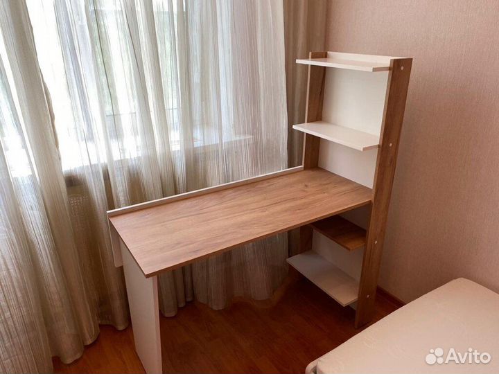 Письменный стол