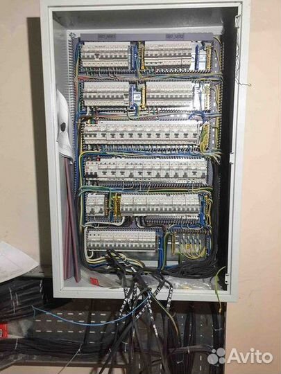 Электромонтажник