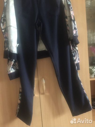 Женсий костюм спортивный