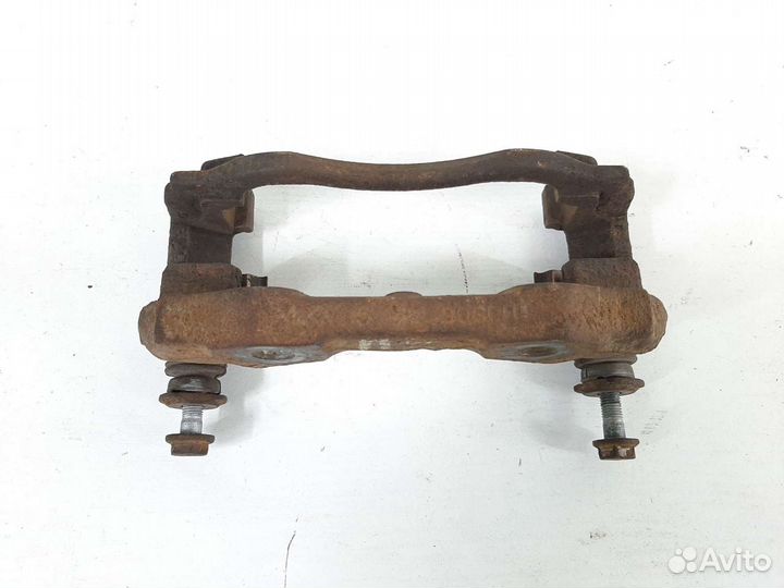 Скоба переднего суппорта Peugeot 207