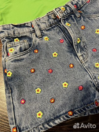 Новые джинсовые шорты и 3 топа(пакетом)