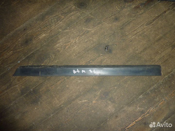 Молдинг левый задний Volkswagen Passat B6 06-11