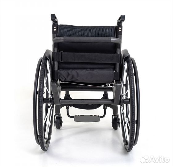 Лёгкая инвалидная коляска из карбона iCross active