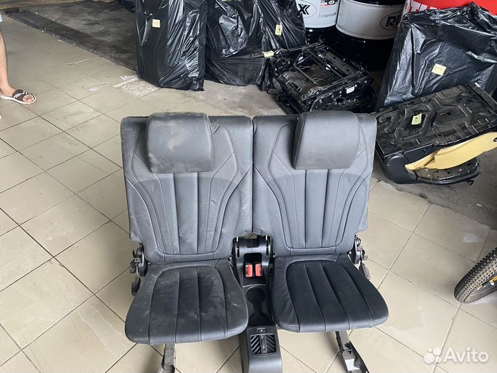 Третий ряд сидений BMW X5 F15