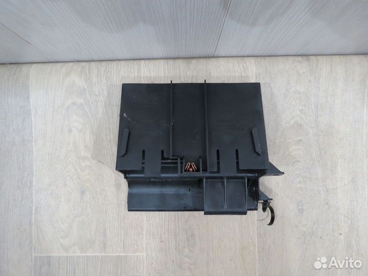 Кронштейн блока комфорта Chevrolet Cruze