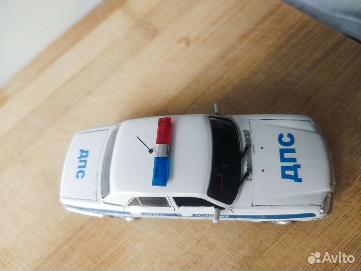 Модель автомобиля газ 31105 полиция