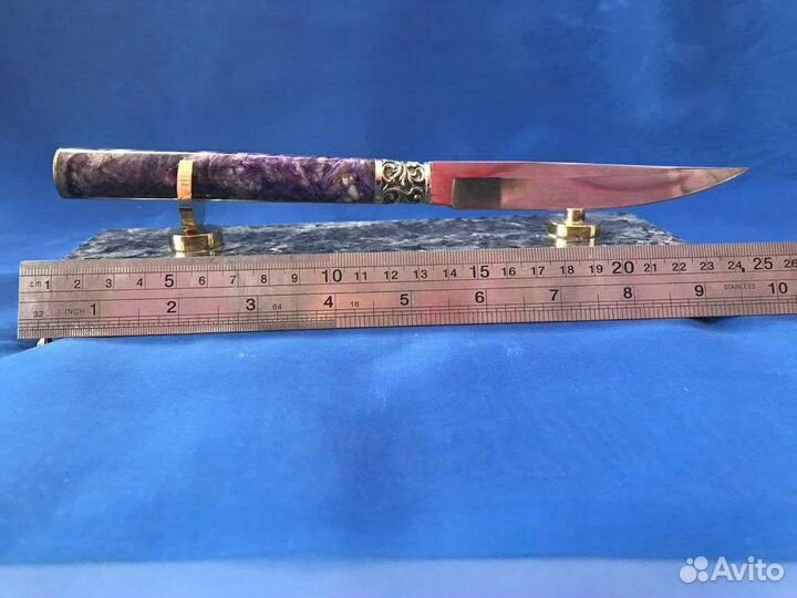 Нож из камня и стали