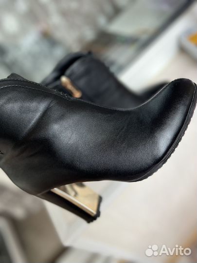 Ботинки на каблуке