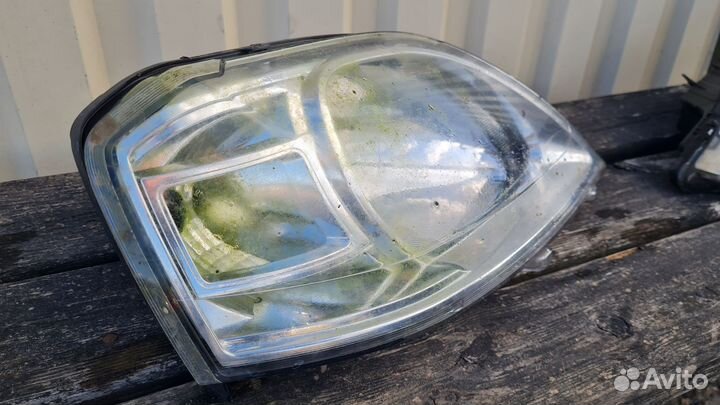 Фара правая Renault Logan 1