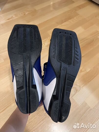 Лыжные ботинки с лыжами 36 размер