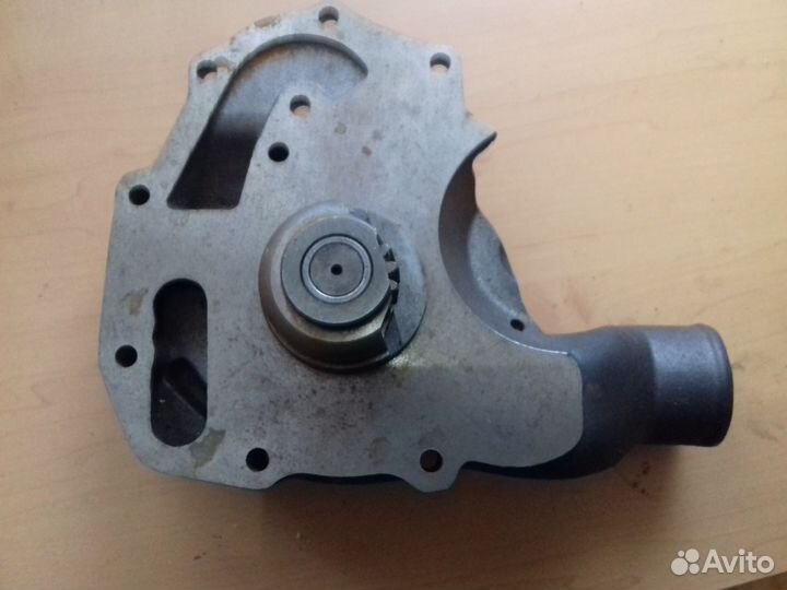 Perkins 1104 водяной насос помпа охлаждения