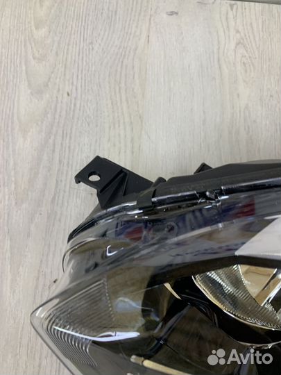 Фара Renault kaptur Лев