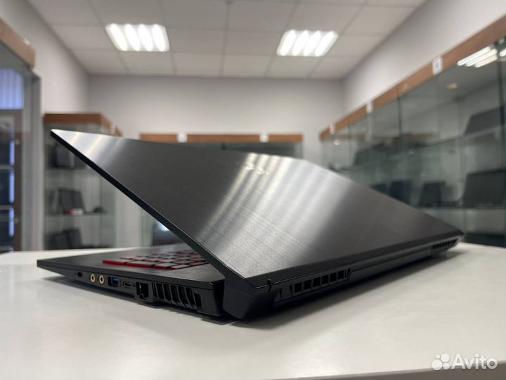 Игровой Msi 17.3