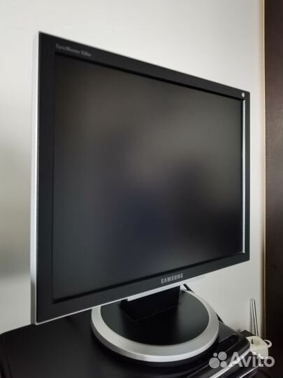 Монитор Samsung SyncMaster 930BF диагональ 19