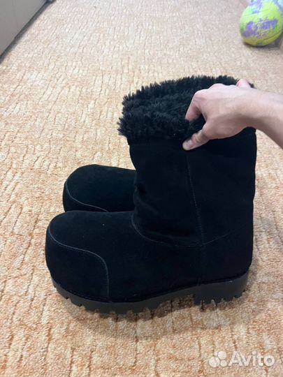 Balenciaga alaska boots fur
