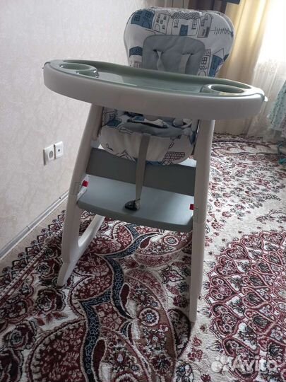 Детский стульчик для кормления