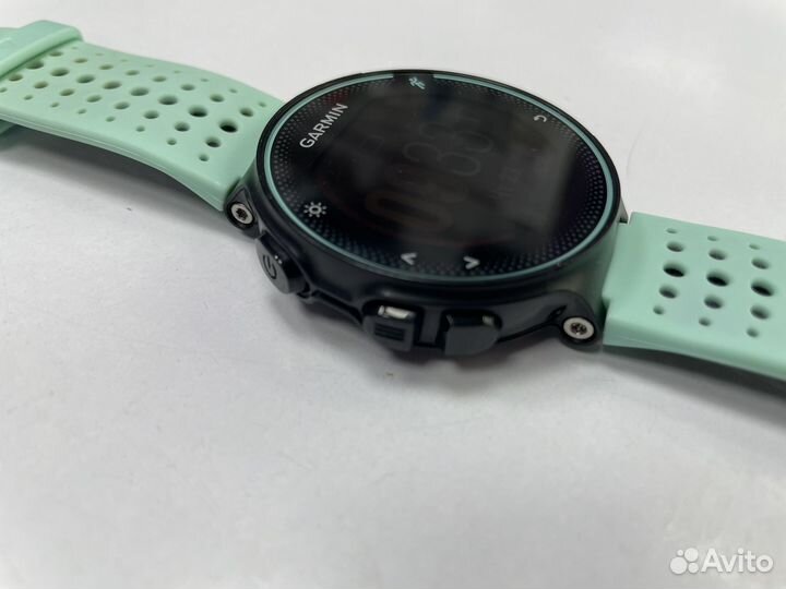 Умные часы Garmin Forerunner 235