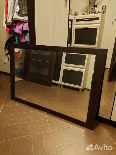 Продам настенное зеркало