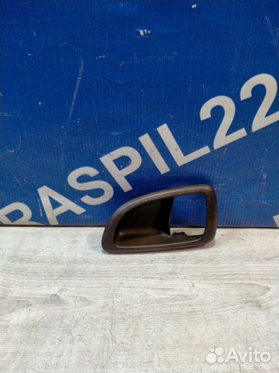 Накладка ручки двери правая Toyota Mark Ii GX90