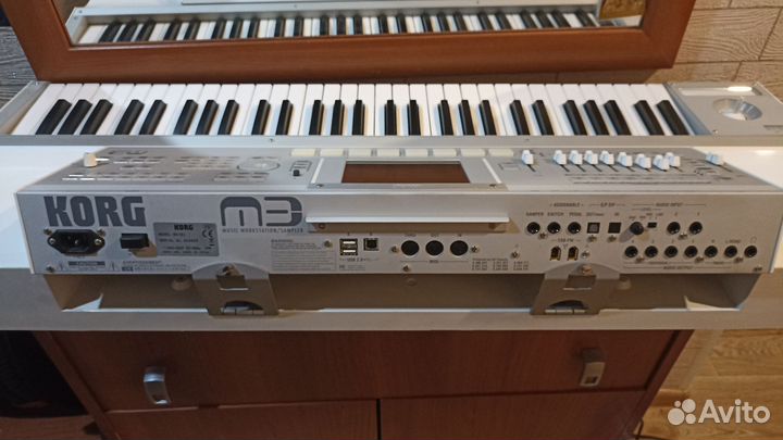 Рабочая станция korg M3-61