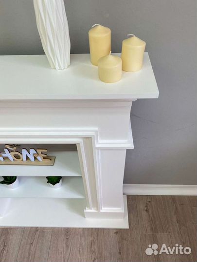 Декоративный камин Лео с полочками