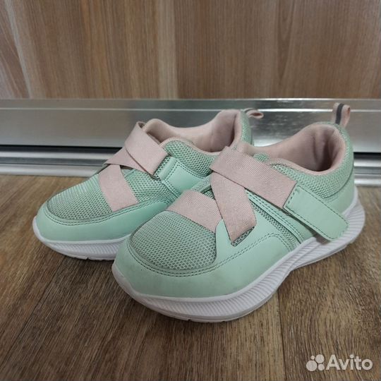 Кроссовки для девочки