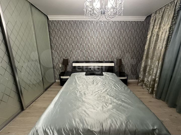 3-к. квартира, 80 м², 1/9 эт.